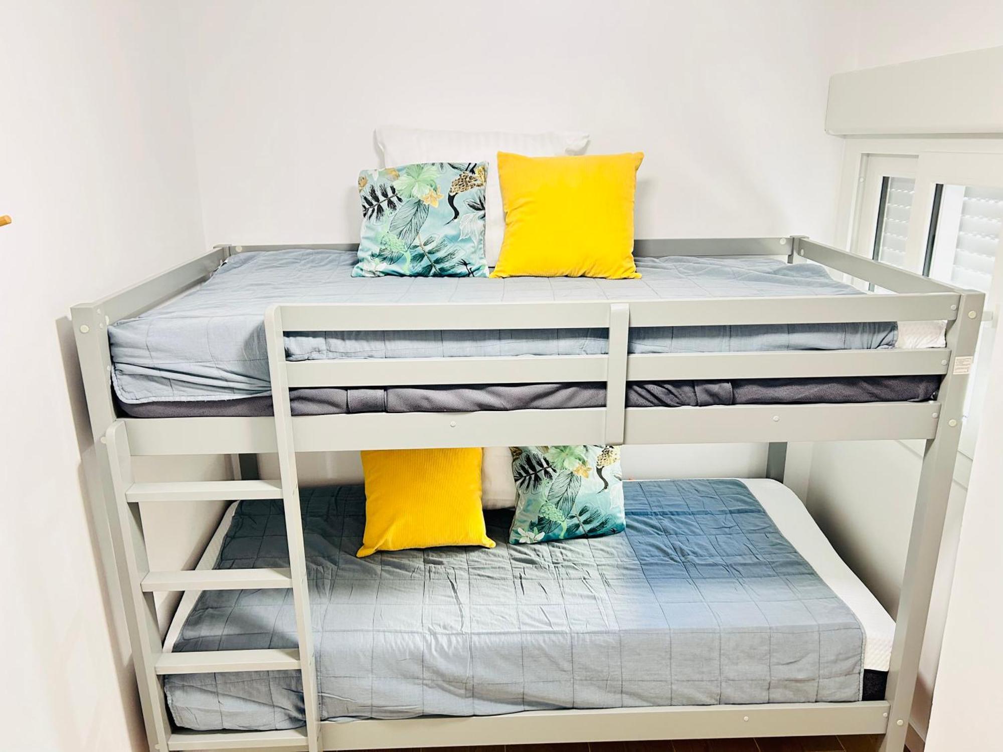 & Port Aventura & Ferrari Land 6-8 Pers Apartment Salou